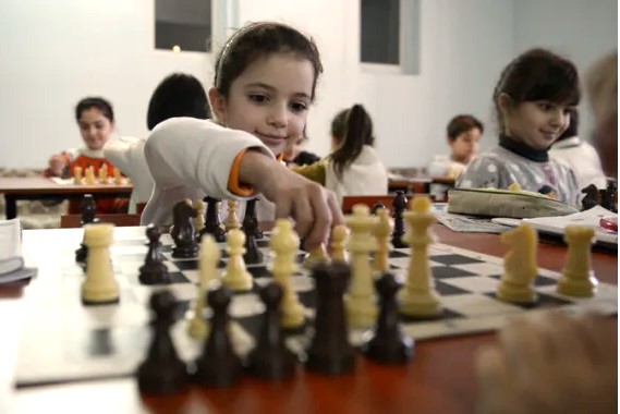 امکانات و ویژگی های مدرسه شطرنج