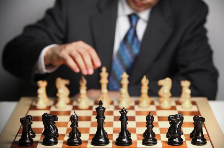 بازی شطرنج شما را به یک دانشجوی حقوق و وکیل بهتر تبدیل می‌کند.